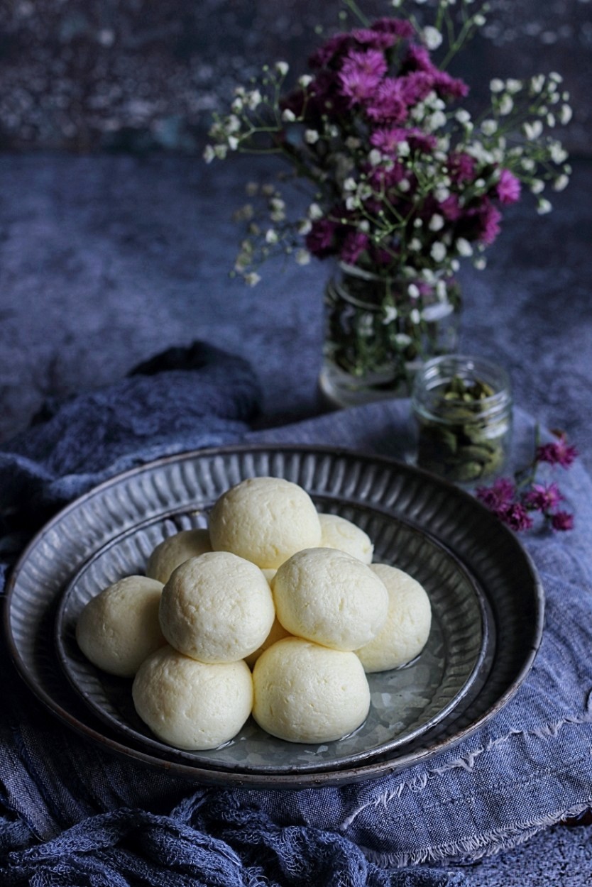 RASGULLA – रसगुल्ला (Cottage Cheese Balls cooked in Fragrant Syrup)