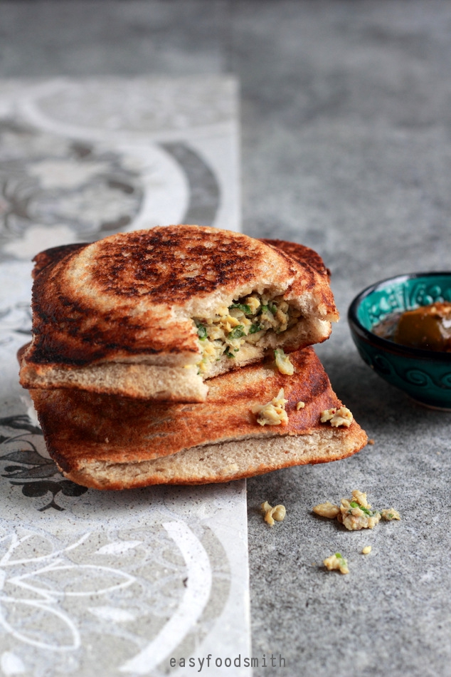 ACHARI BHURJEE SANDWICH – अचारी अंडा भुर्जी सैंडविच (Pickled Scrambled Eggs Jaffles)